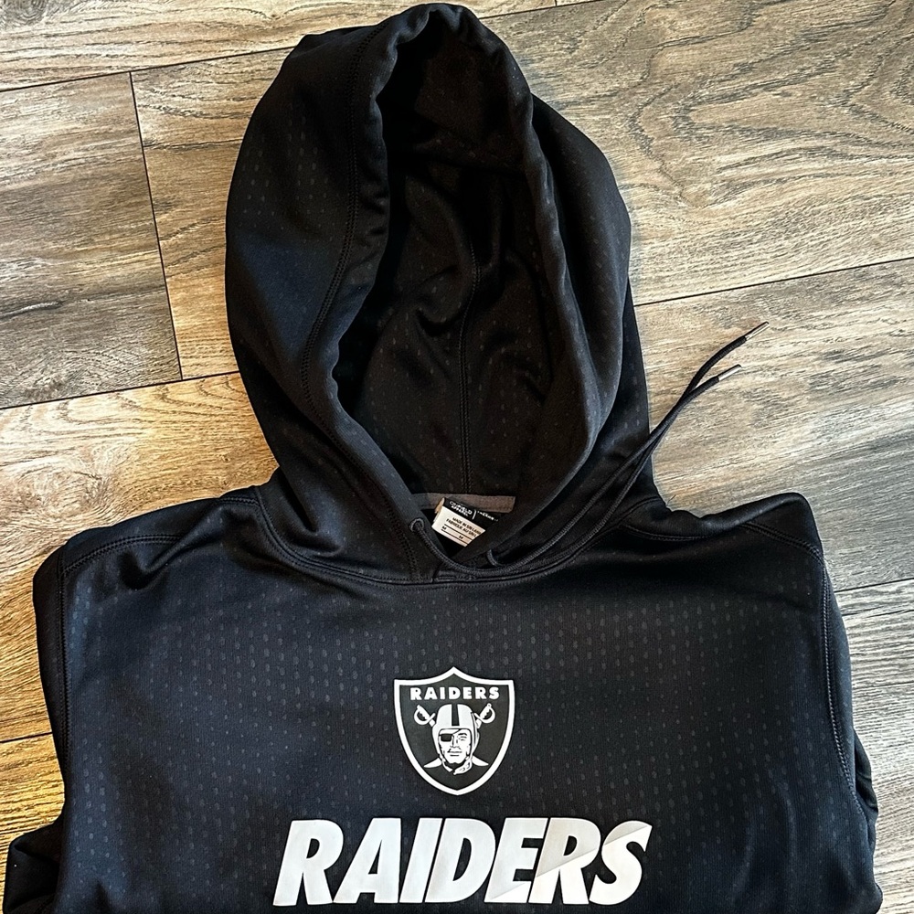 Black Nike Las Vegas Raiders Therma-FIT Hoodie Size. Medium